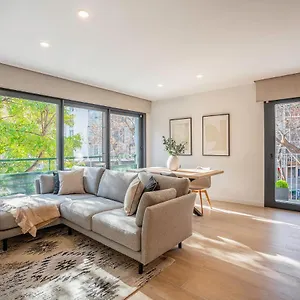 https://apartsnoubcn-les-corts.catalonia-hotels.com